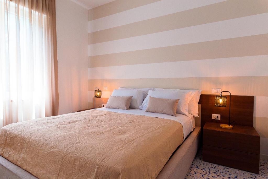 LUXURY NAPOLITANO room 4